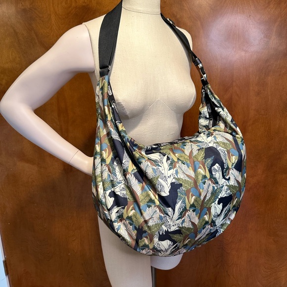 LeSportsac Jungle Animal HUGE Cross-Body Hobo Bag - Picture 7 of 14